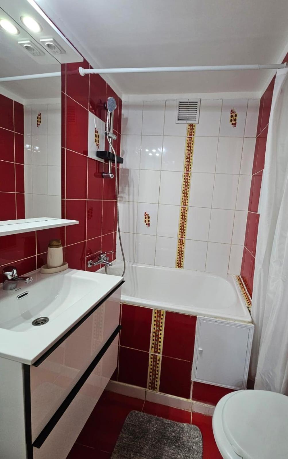 Kiwi Apart-Hotel 1Br Wi-Fi Free - Close To Old Town - Cozy Location - Shorter Or Longer Stay - R&M Boutique Бухарест Экстерьер фото